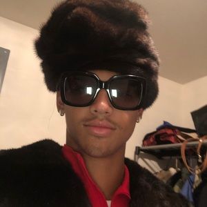 Meet your Posher, Max